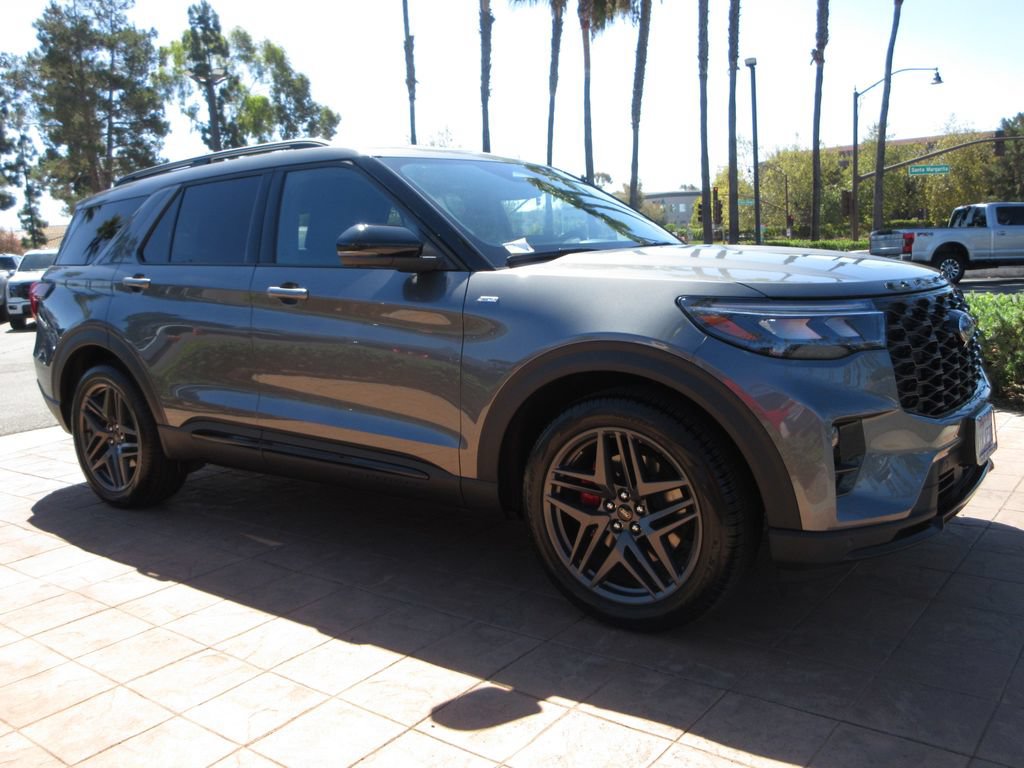 Certified 2026 Ford Explorer ST-Line w/ ST-Line Street Pack RWD image 7