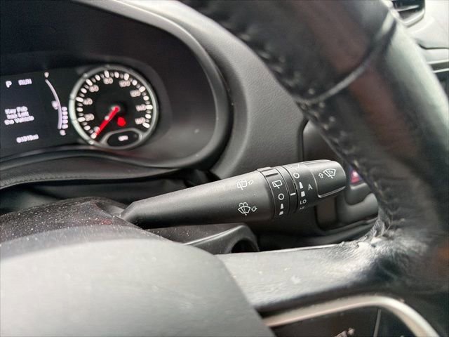 Used 2020 Jeep Renegade Latitude w/ Cold Weather Group image 35