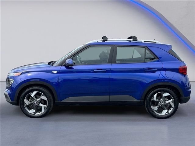 Used 2023 Hyundai Venue SEL FWD image 11