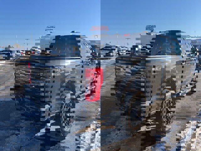 Certified 2022 Ford F250 XLT w/ Black Appearance Package image 3