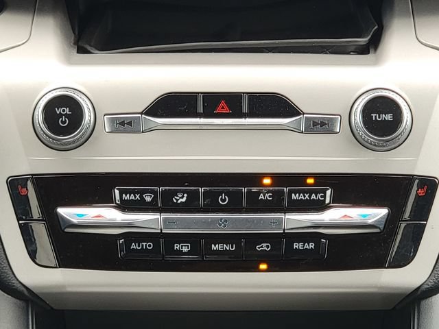Certified 2023 Ford Explorer XLT AWD/4WD image 30