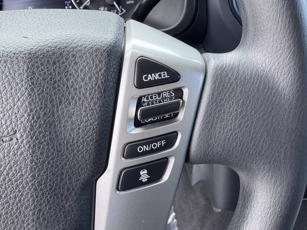Used 2022 Nissan Titan SV image 23