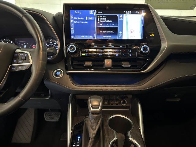 Used 2020 Toyota Highlander Platinum FWD image 25