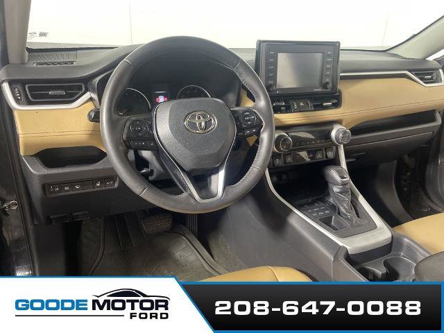 Used 2021 Toyota RAV4 XLE Premium AWD/4WD image 8