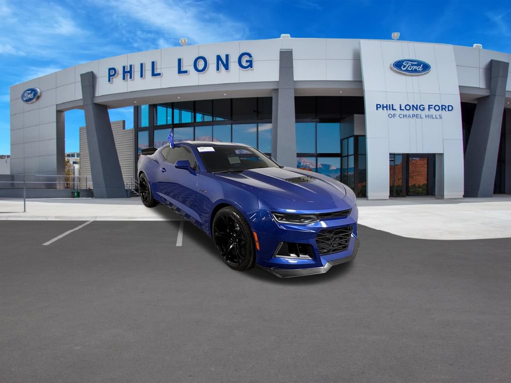 Used 2020 Chevrolet Camaro LT RWD image 7