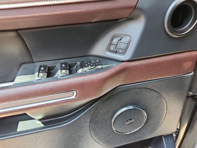 Certified 2022 Ford Expedition Max Limited RWD image 5
