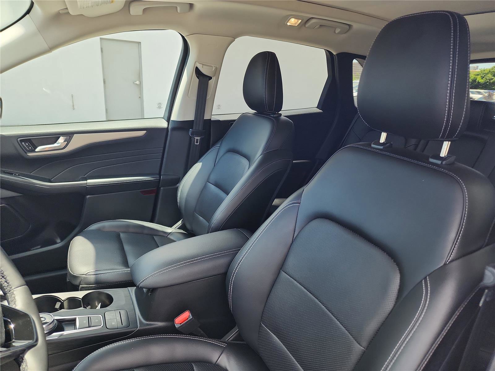 Certified 2022 Ford Escape SEL FWD image 17