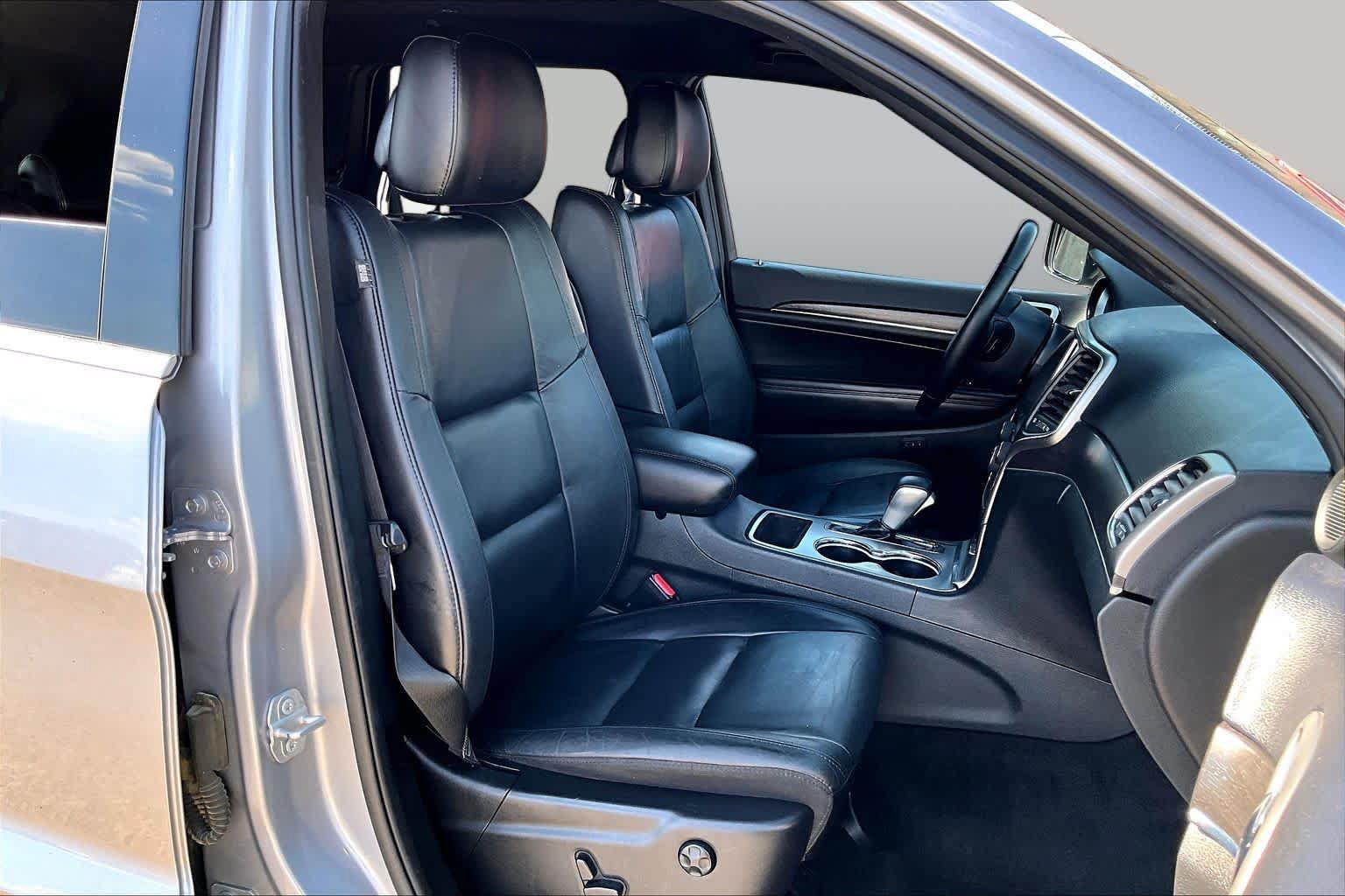 Used 2018 Jeep Grand Cherokee Limited RWD image 9