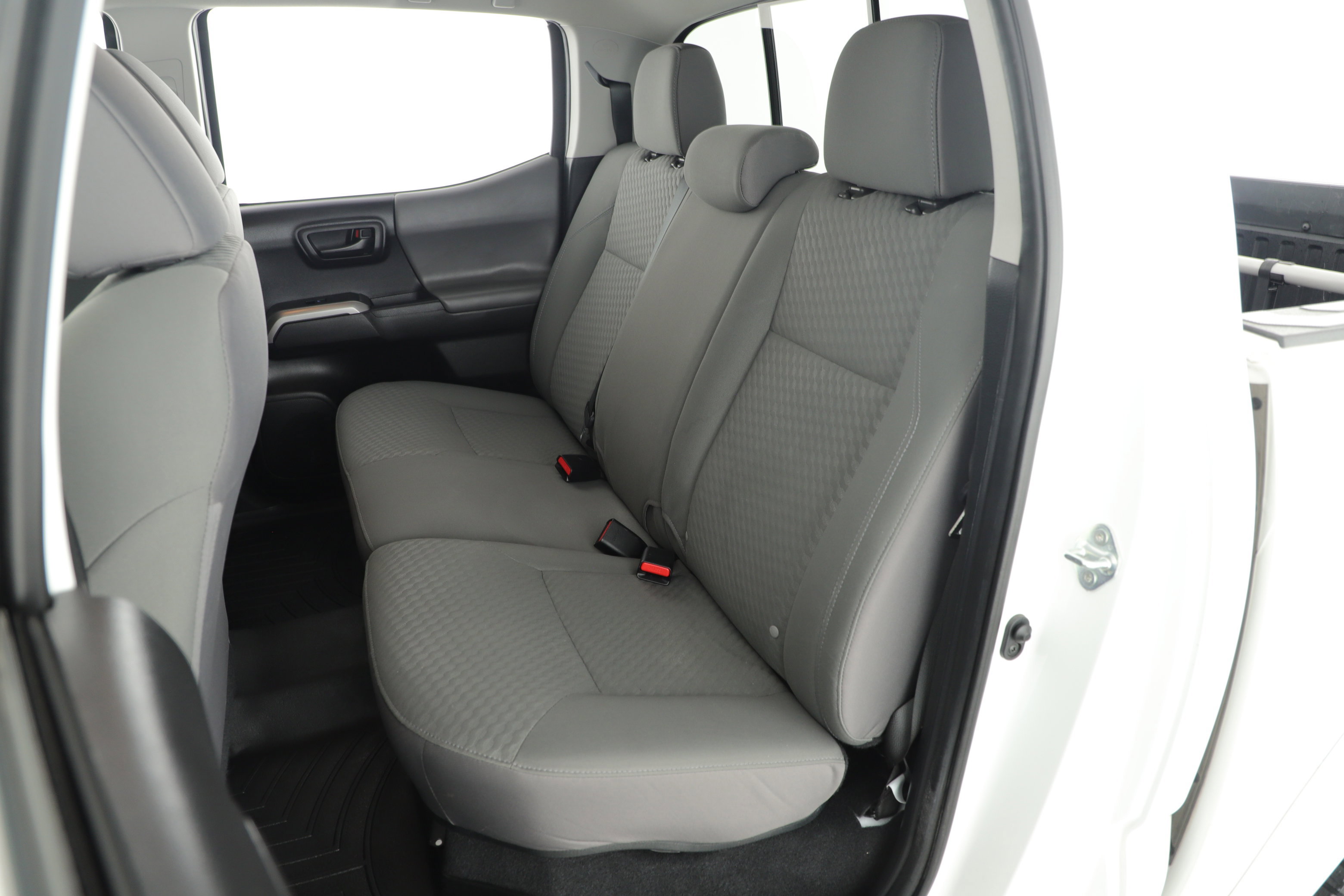 Used 2022 Toyota Tacoma SR5 w/ Technology Package image 23