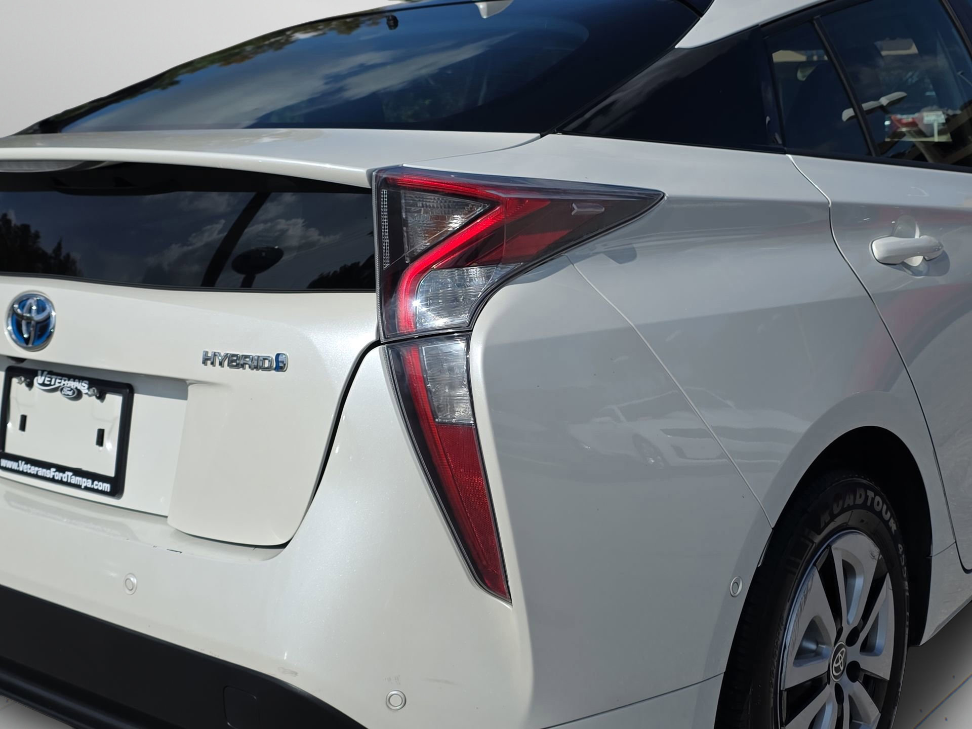 Used 2017 Toyota Prius Four image 54