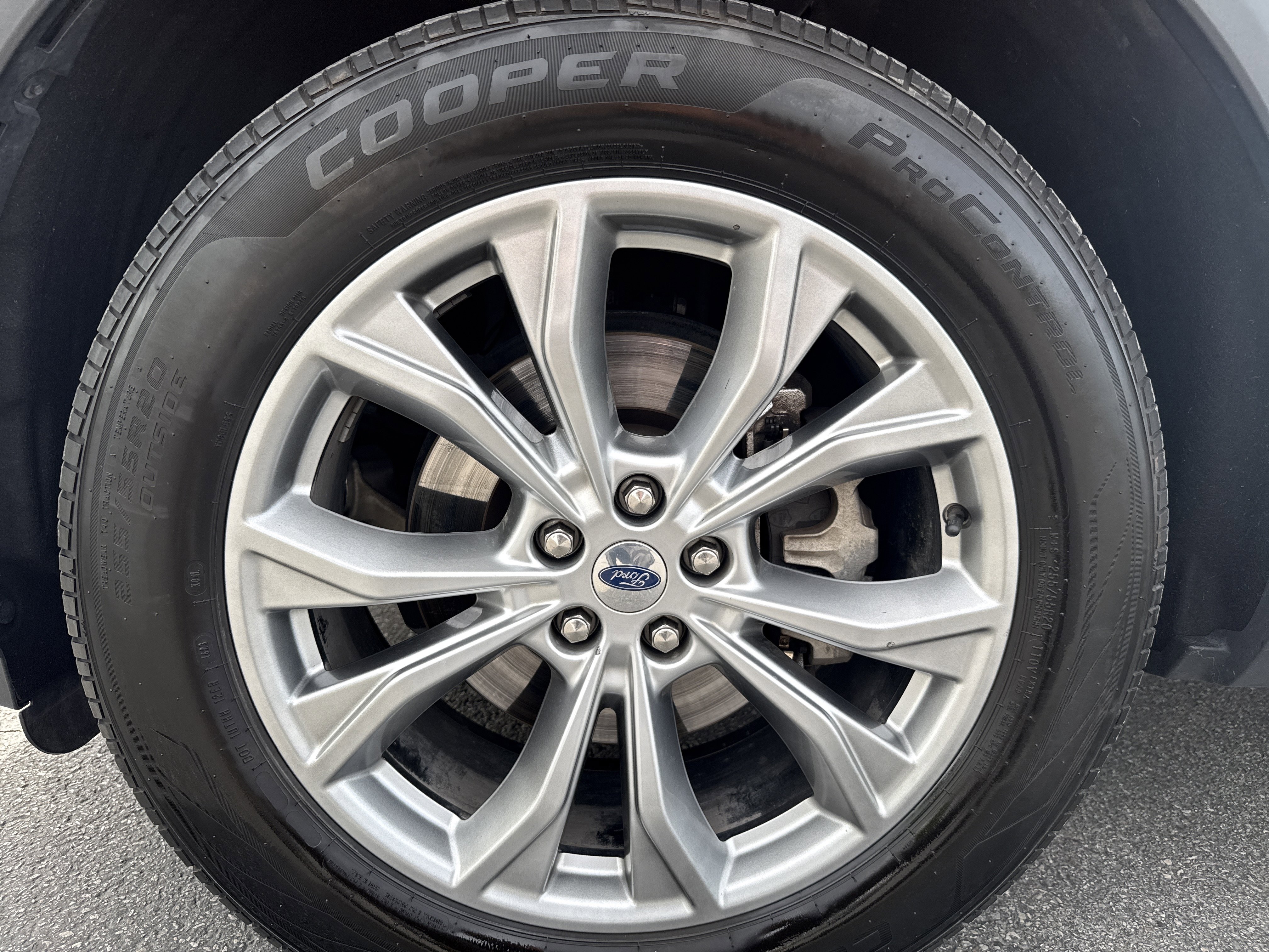 Certified 2020 Ford Explorer XLT w/ Equipment Group 202A AWD/4WD image 10