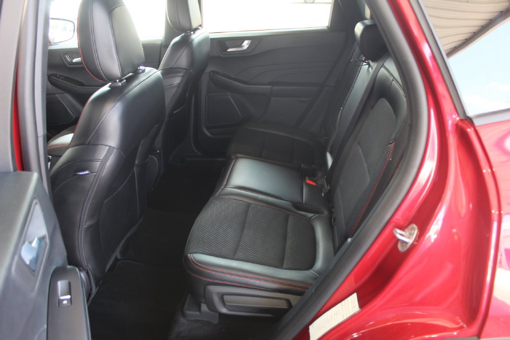 Certified 2025 Ford Escape ST-Line AWD/4WD image 36
