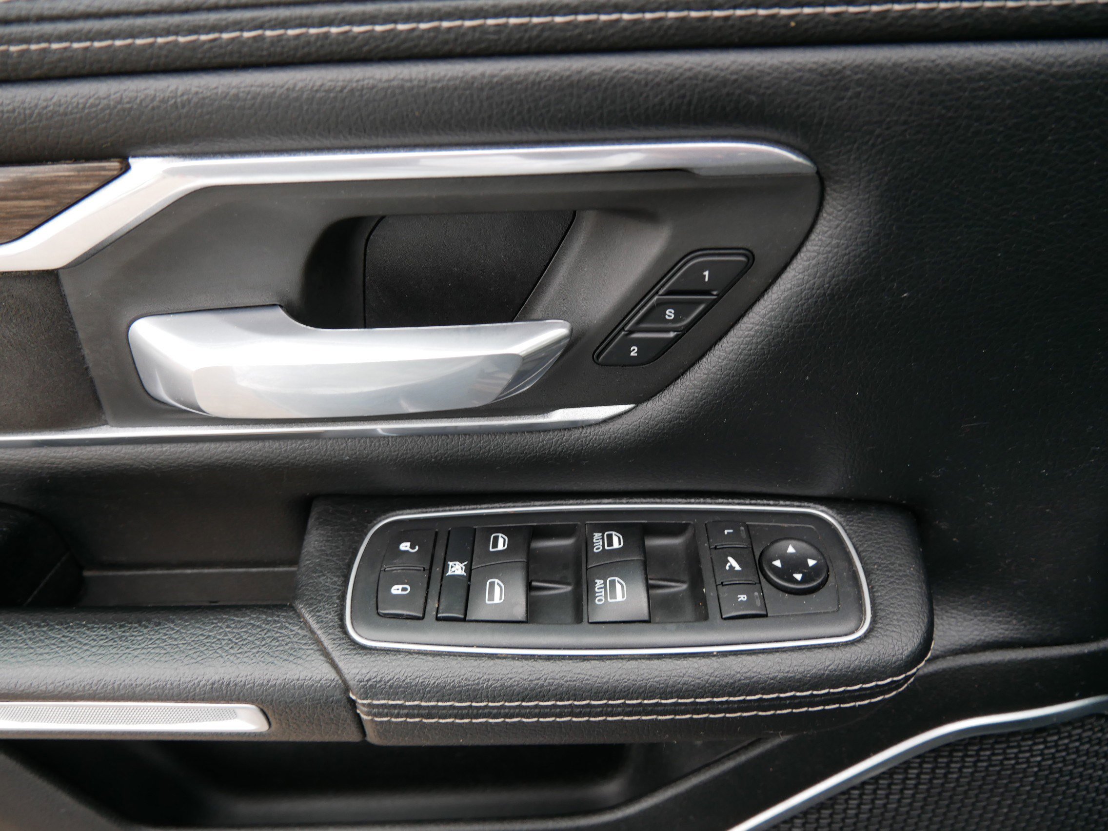 Used 2020 RAM 1500 Laramie AWD/4WD image 20