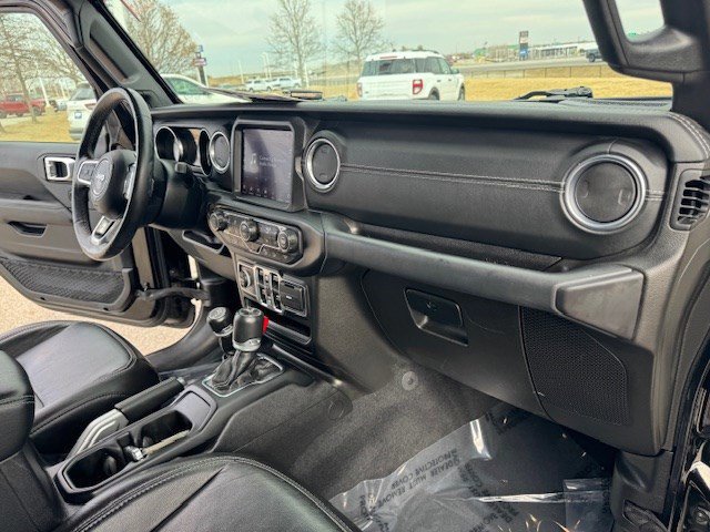 Used 2020 Jeep Wrangler Unlimited Sahara image 35