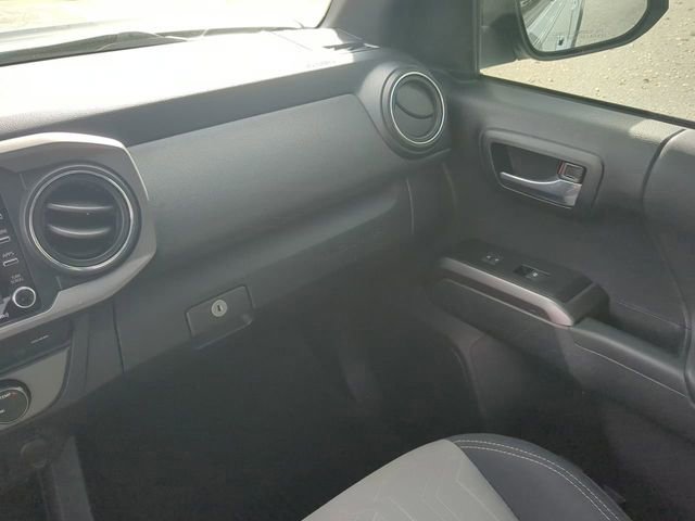 Used 2021 Toyota Tacoma TRD Off-Road image 18
