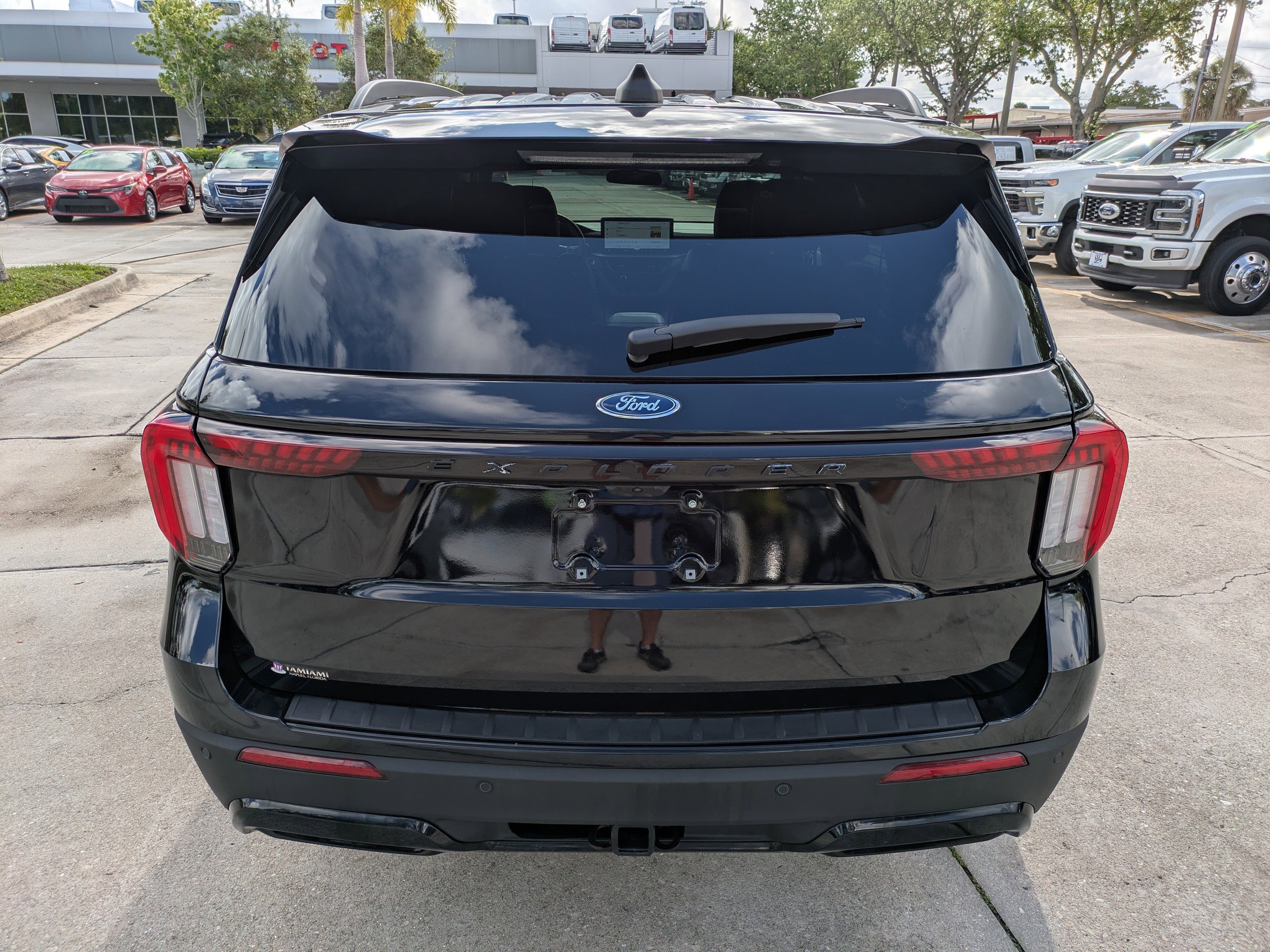 Certified 2025 Ford Explorer ST-Line AWD/4WD image 5
