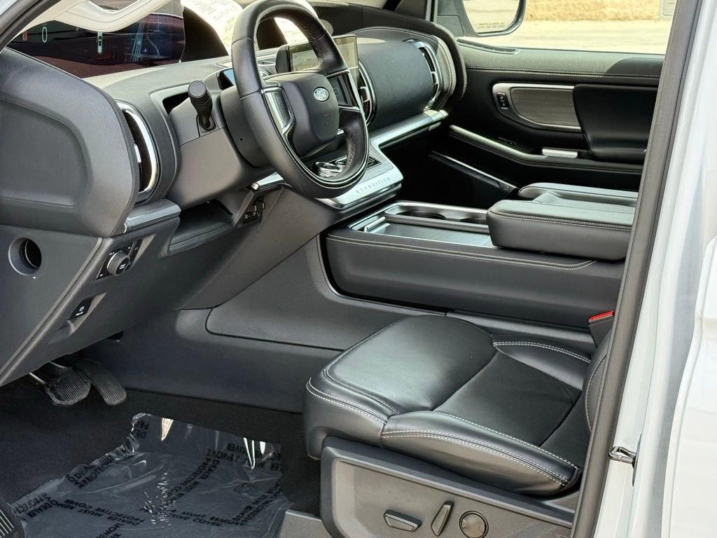 Certified 2025 Ford Expedition Max Platinum AWD/4WD image 6
