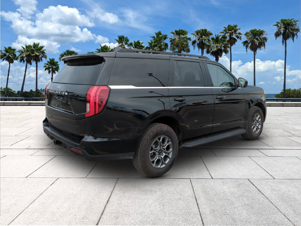 Certified 2025 Ford Expedition Active AWD/4WD image 7