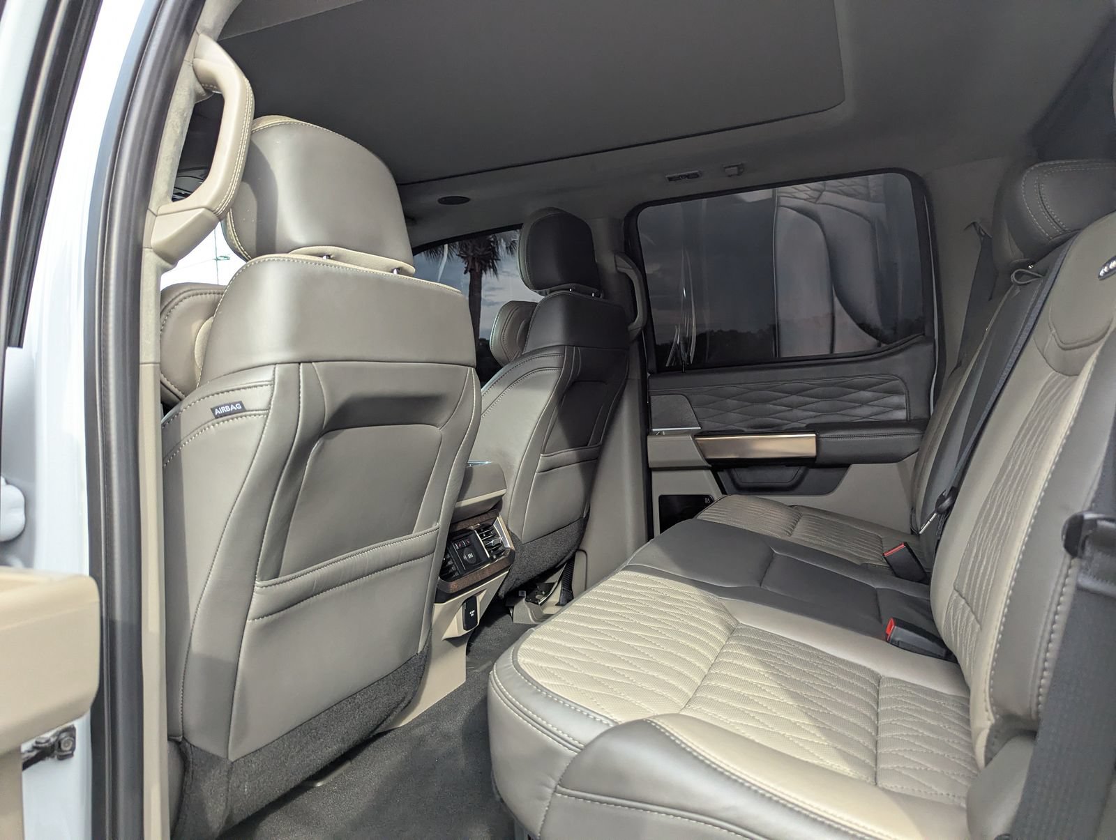 Certified 2026 Ford F250 Platinum w/ Platinum Plus Package AWD/4WD image 22