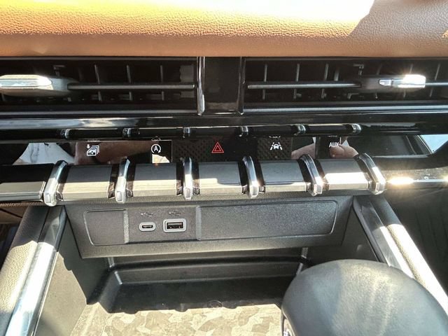 Used 2026 GMC Canyon AT4 w/ Technology Plus Package AWD/4WD image 32