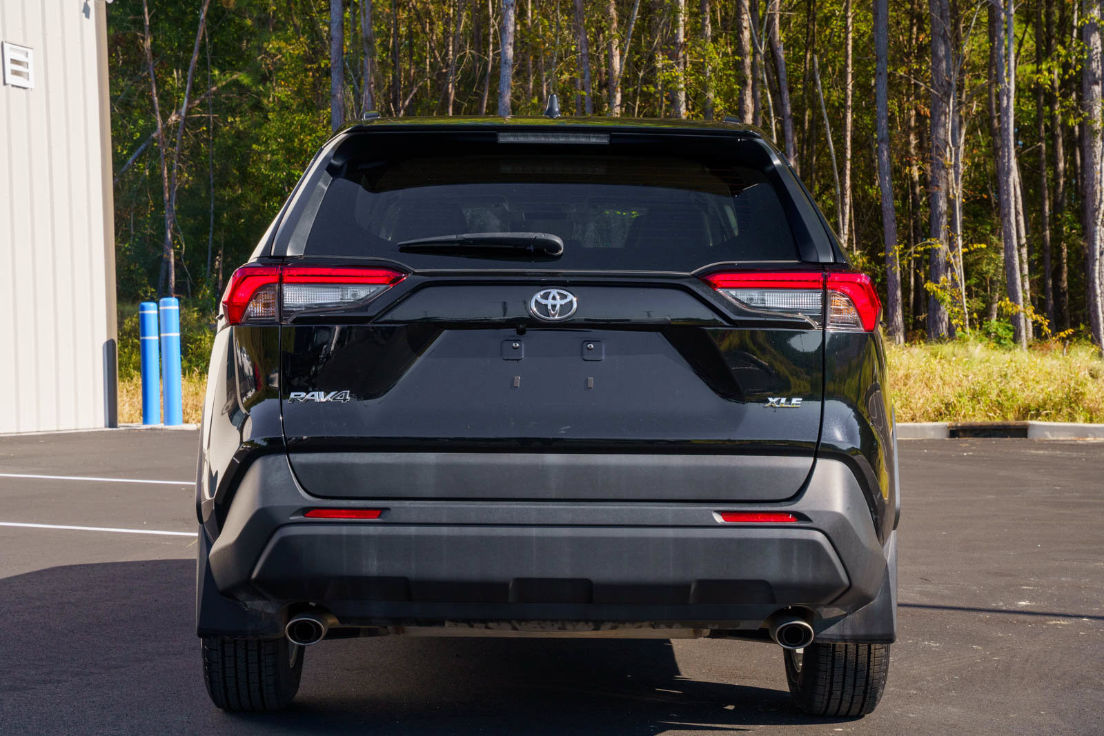 Used 2024 Toyota RAV4 XLE w/ Convenience Package FWD image 6