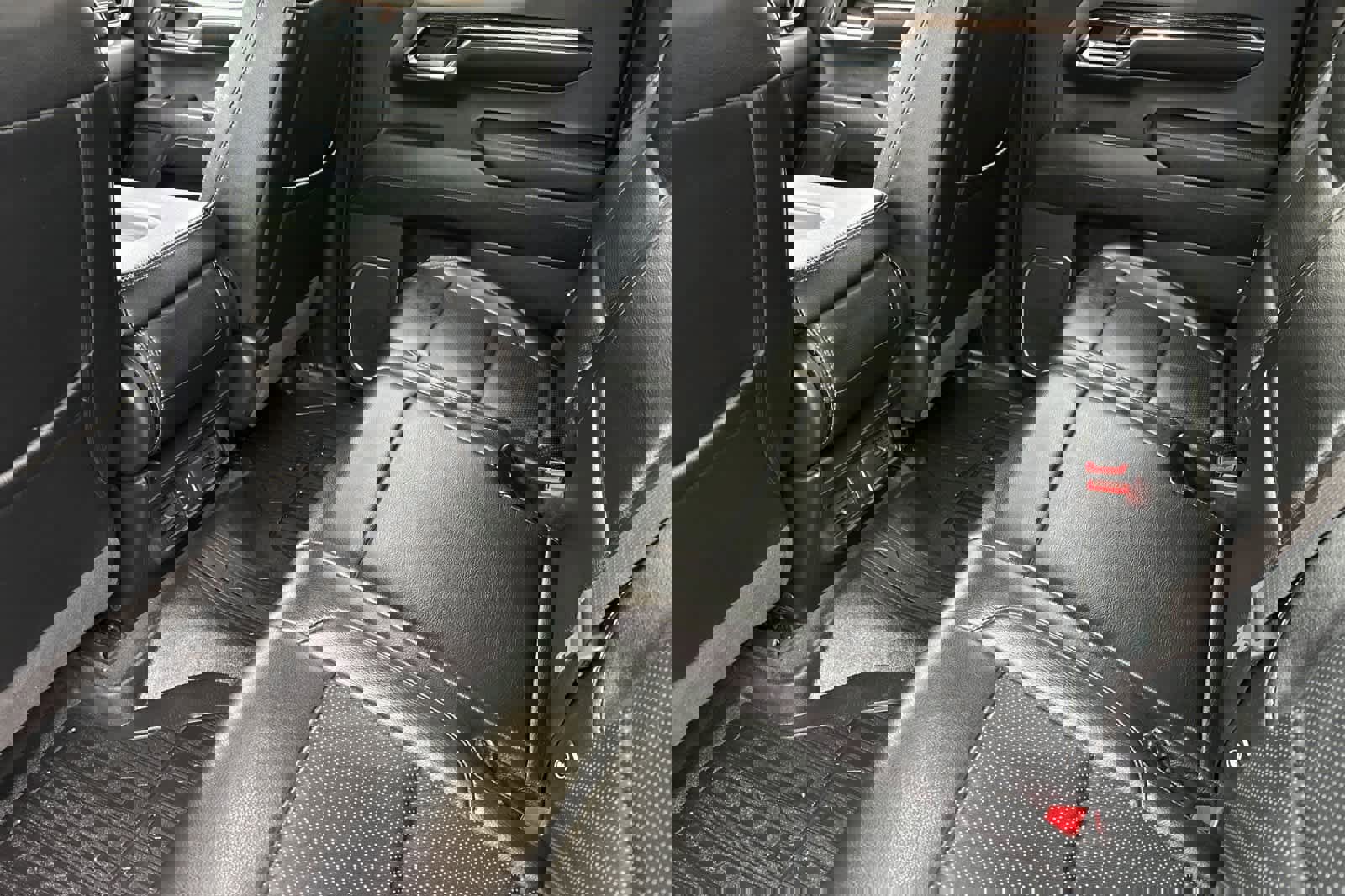 Used 2023 GMC Sierra 1500 SLE w/ Preferred Package image 10