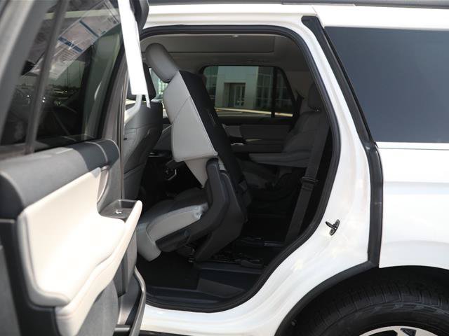 Certified 2025 Ford Expedition Active AWD/4WD image 32