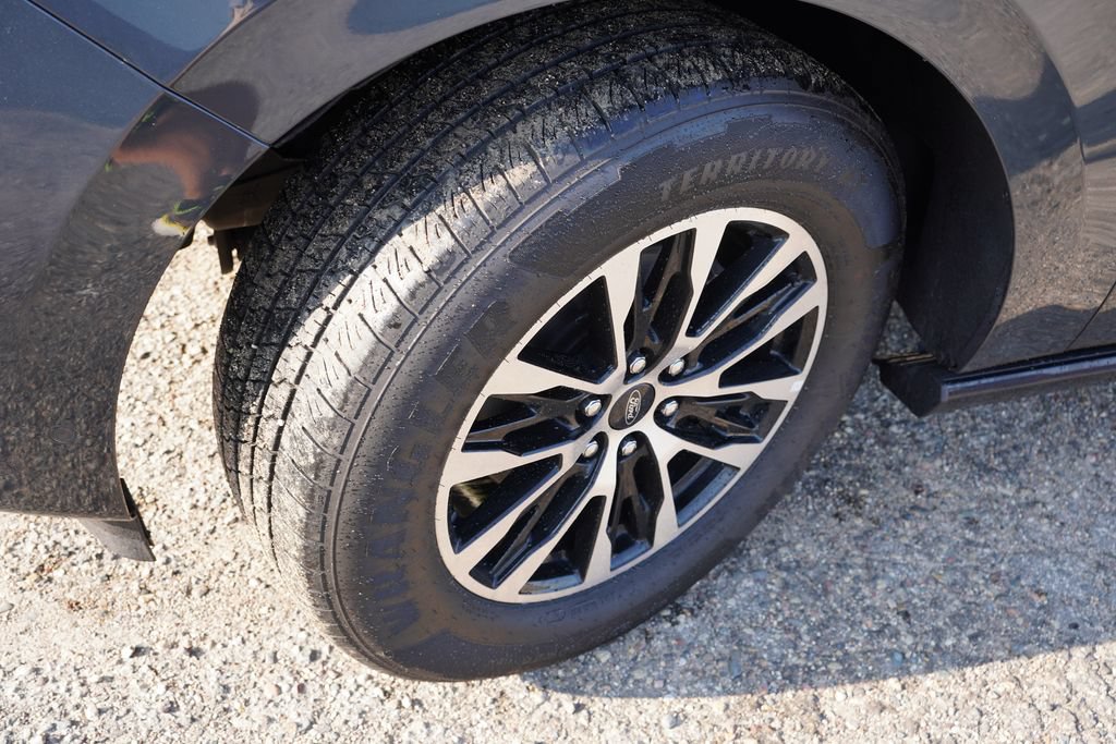 Certified 2025 Ford Expedition Platinum AWD/4WD image 13