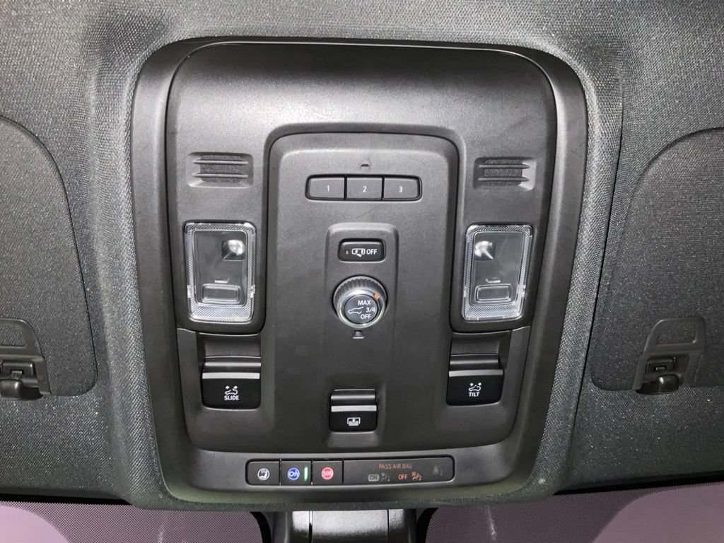 Used 2021 Chevrolet Suburban RST RWD image 23
