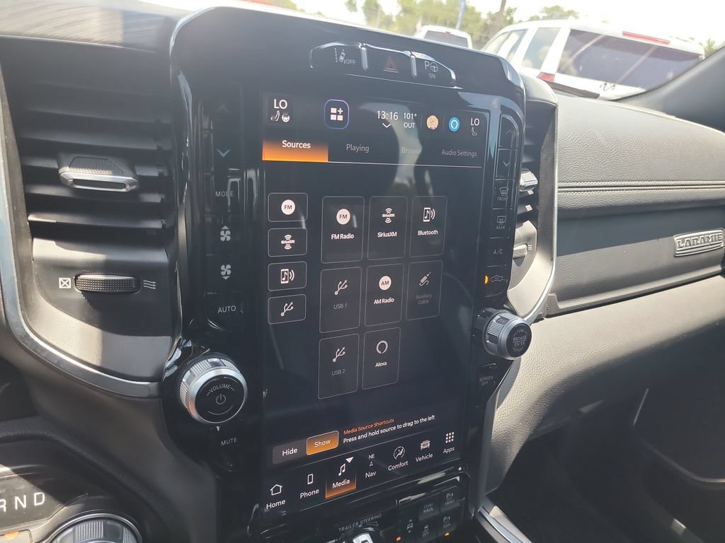 Used 2023 RAM 1500 Laramie AWD/4WD image 23
