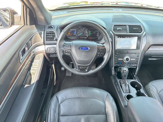 Certified 2019 Ford Explorer Limited w/ Class III Trailer Tow Package FWD image 14