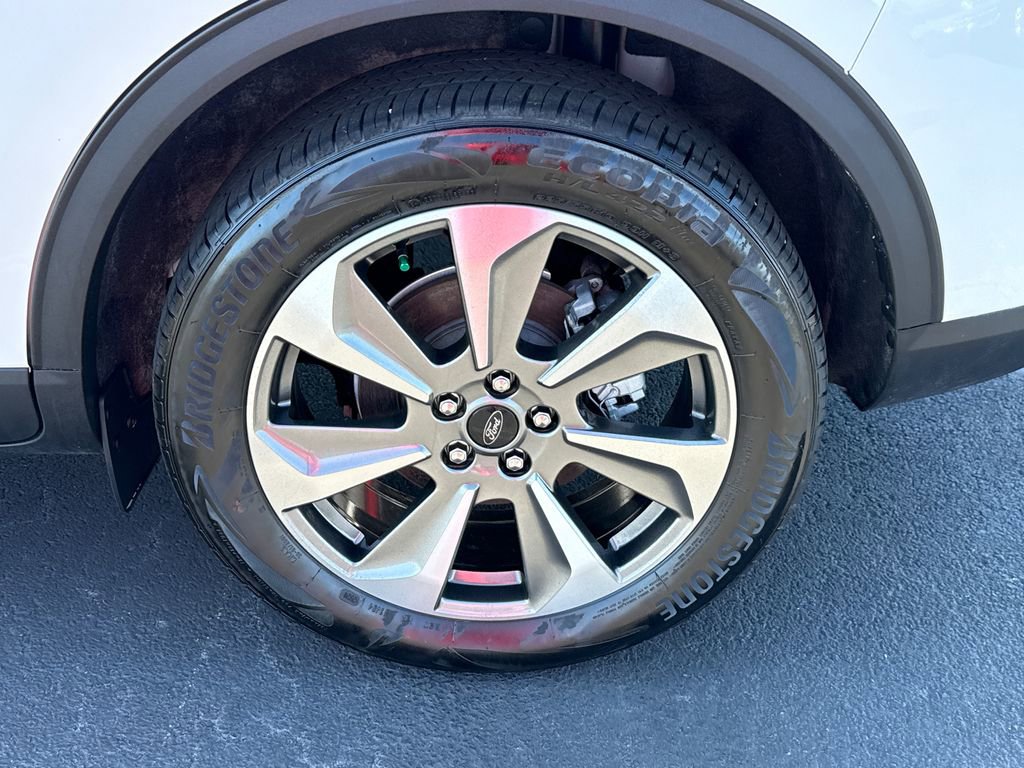 Certified 2025 Ford Escape Platinum w/ Class II Trailer Tow Package image 20