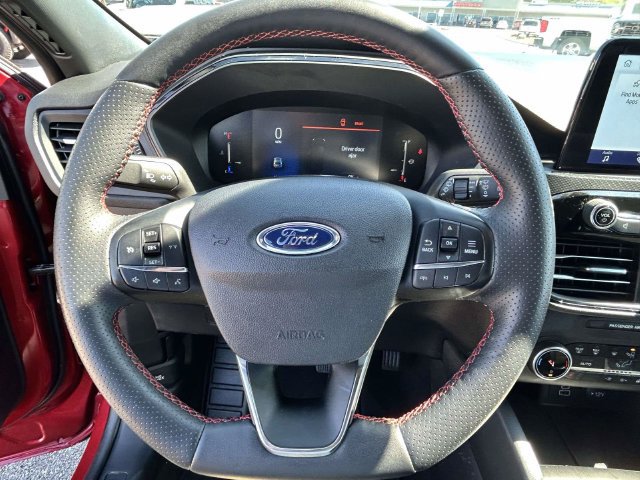 Certified 2025 Ford Escape ST-Line Select AWD/4WD image 34