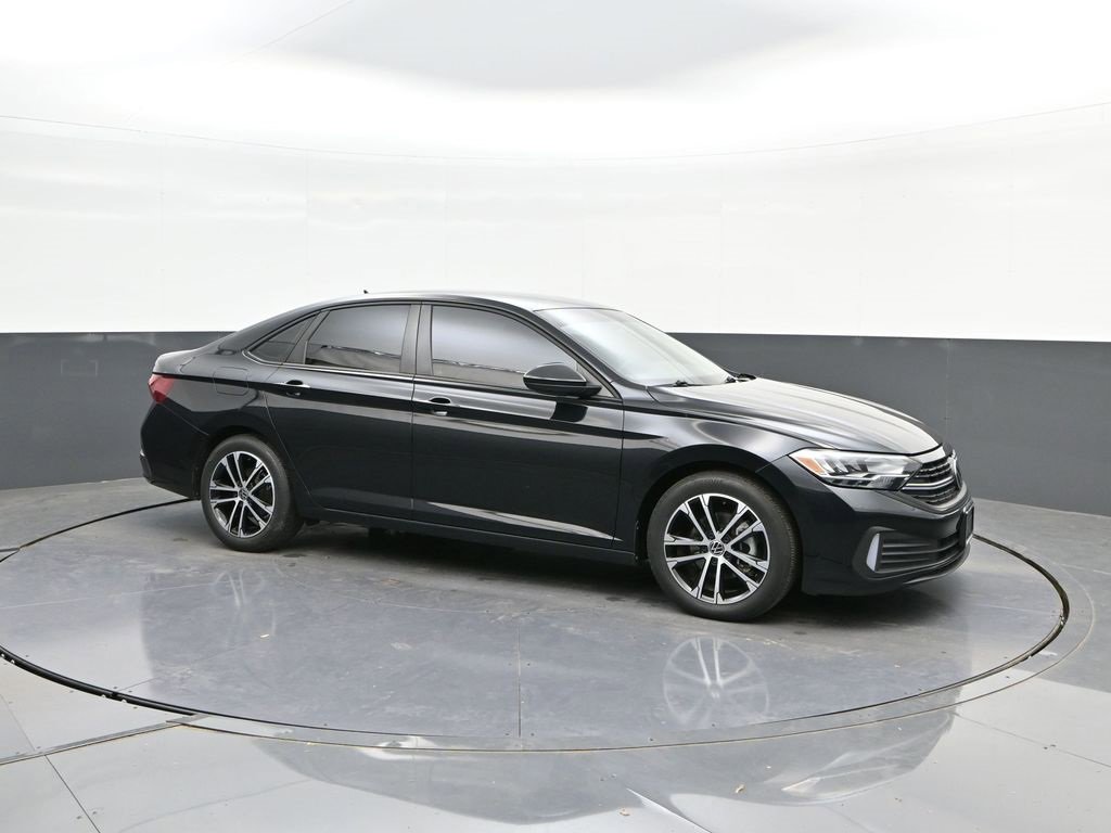Used 2022 Volkswagen Jetta Sport image 16