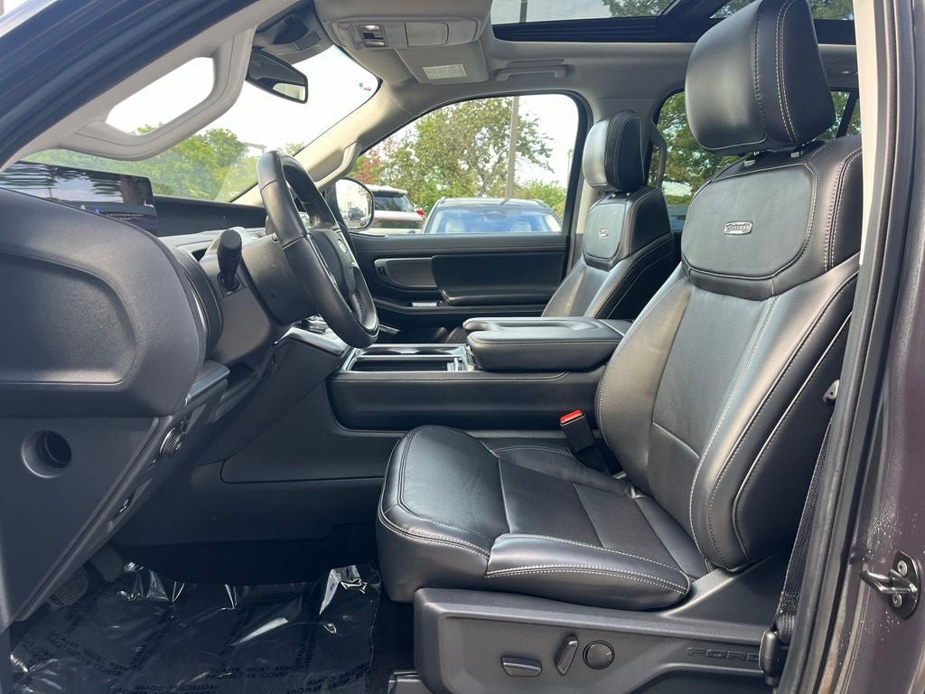 Certified 2025 Ford Expedition Platinum w/ Driver's Package AWD/4WD image 16