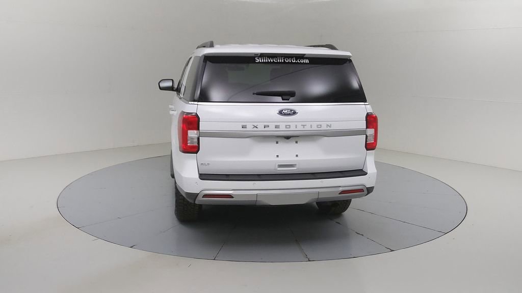 Certified 2024 Ford Expedition XLT image 17