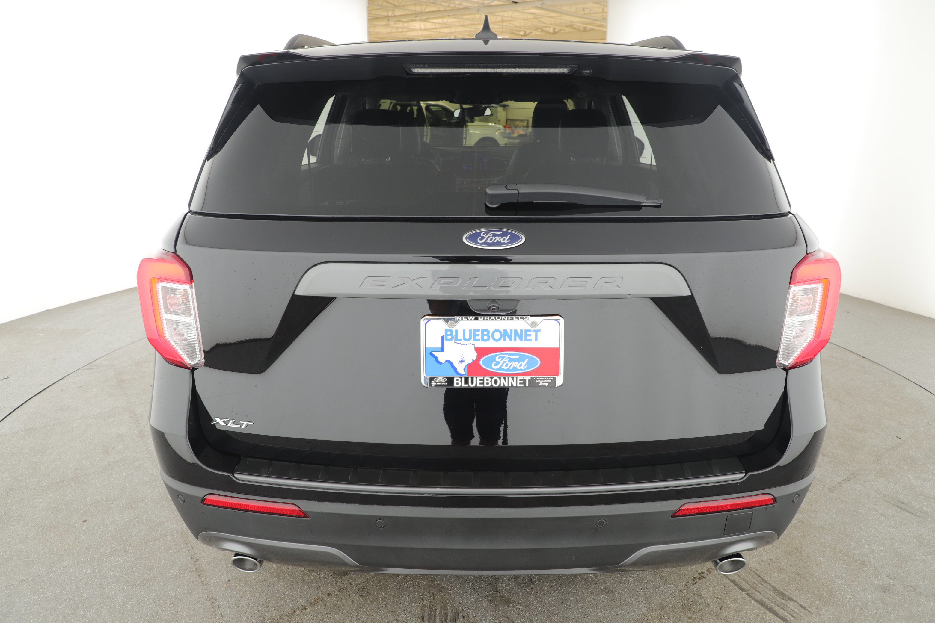 Certified 2024 Ford Explorer XLT w/ Equipment Group 202A image 2