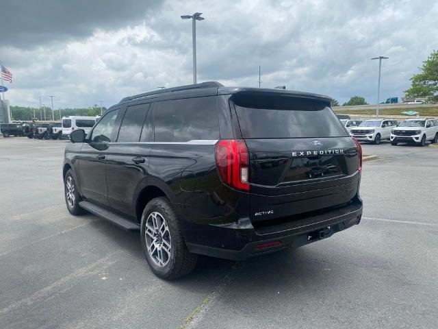 Certified 2025 Ford Expedition Active image 3