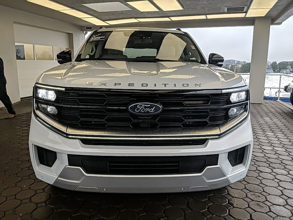 Certified 2025 Ford Expedition Max Platinum image 8