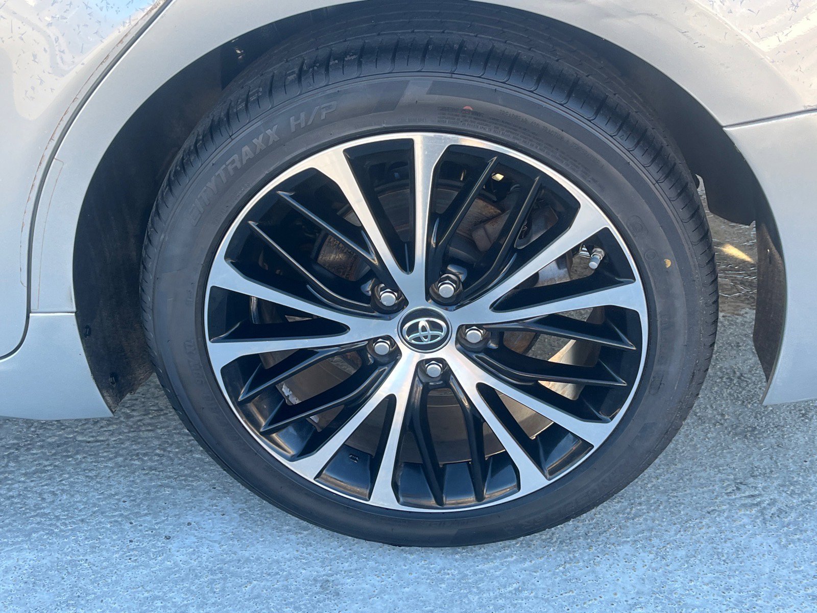 Used 2018 Toyota Camry SE image 5