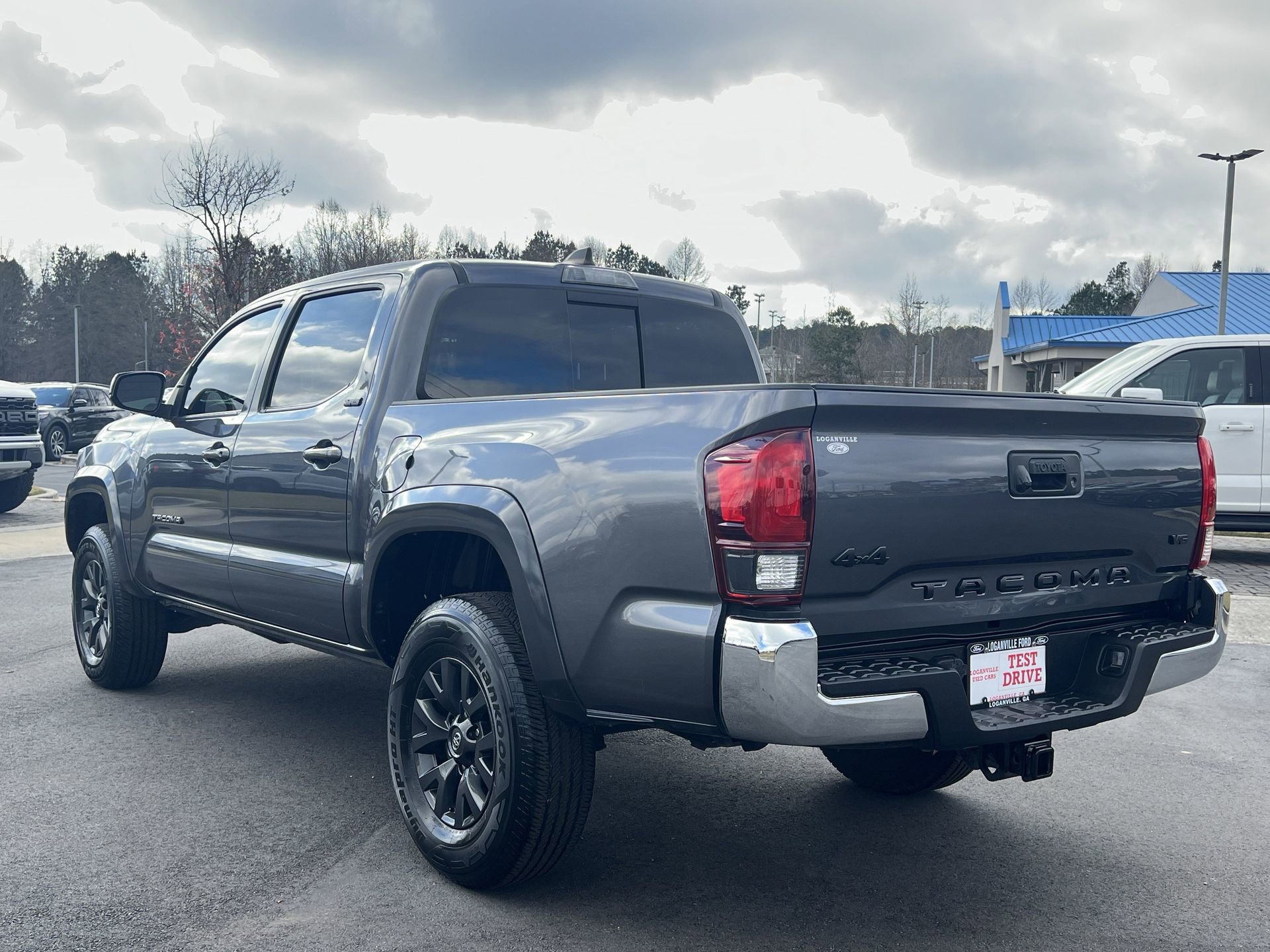 Used 2020 Toyota Tacoma 4x4 Double Cab image 2