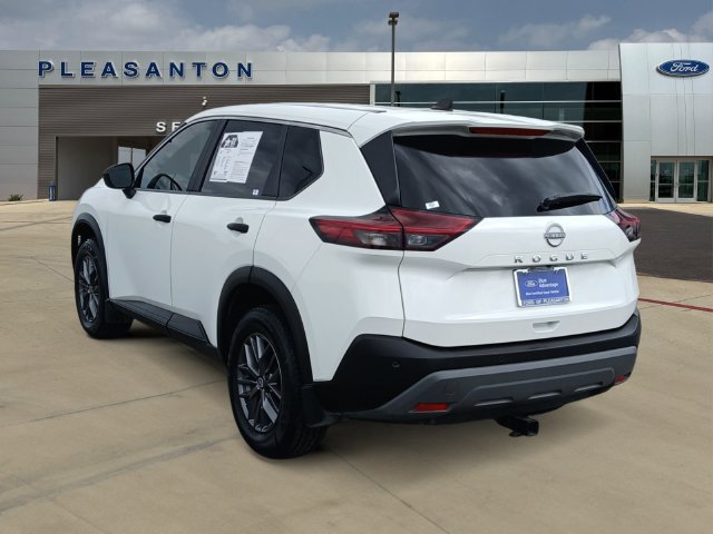 Used 2023 Nissan Rogue S FWD image 3