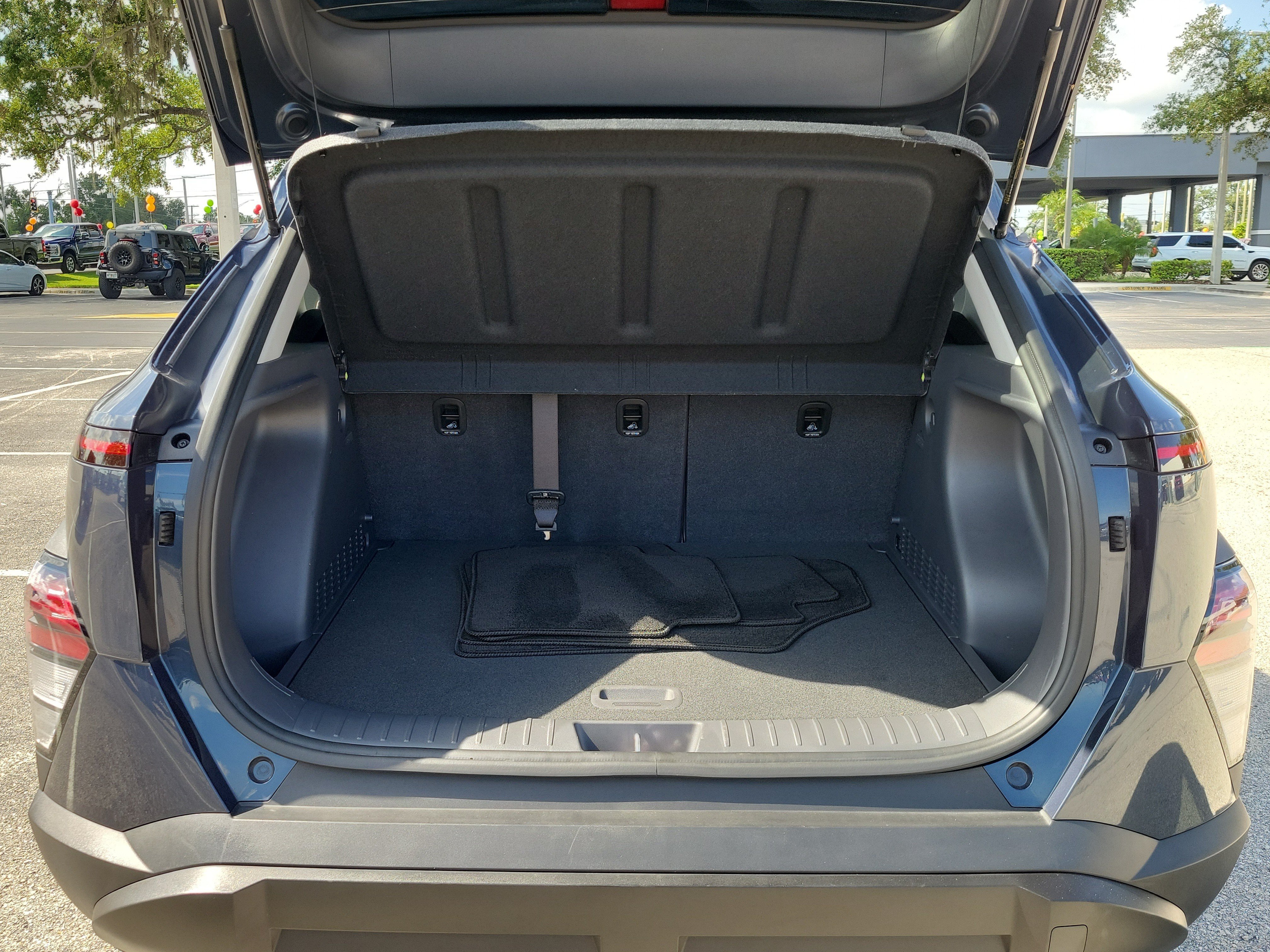 Used 2025 Hyundai Kona SEL FWD image 9