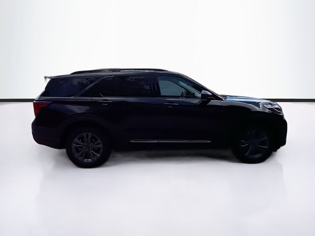 Certified 2025 Ford Explorer Active w/ Active Comfort Package AWD/4WD image 4