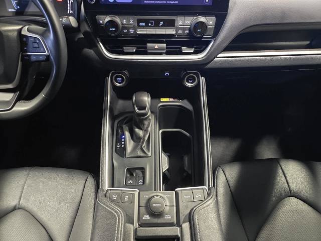 Used 2024 Toyota Grand Highlander AWD image 16