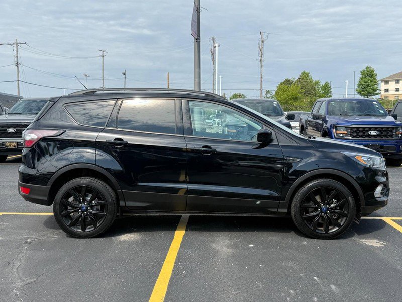 Certified 2017 Ford Escape SE w/ Equipment Group 201A AWD/4WD image 2