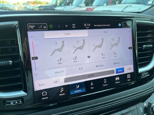 Used 2025 Chrysler Pacifica Limited FWD image 34