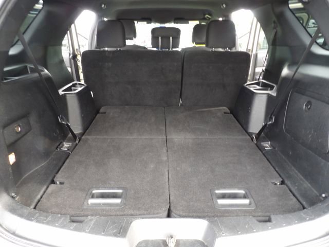 Certified 2018 Ford Explorer XLT FWD image 28