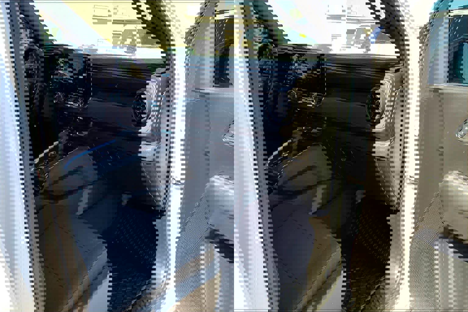 Used 2024 Chevrolet Colorado Trail Boss w/ Technology Package image 19