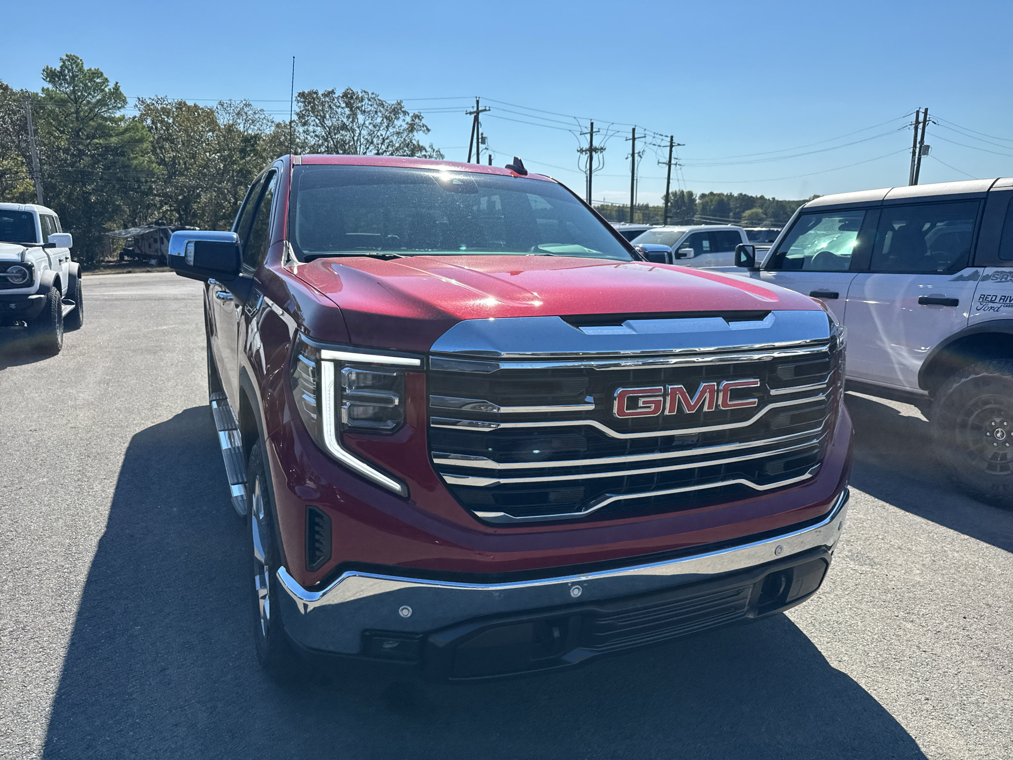 Used 2024 GMC Sierra 1500 SLT w/ SLT Premium Plus Package AWD/4WD image 3